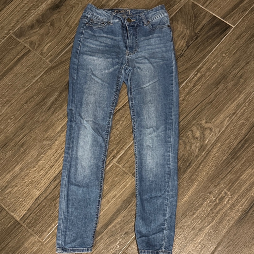 Rue21 Women's Classic Blue Skinny Jeans